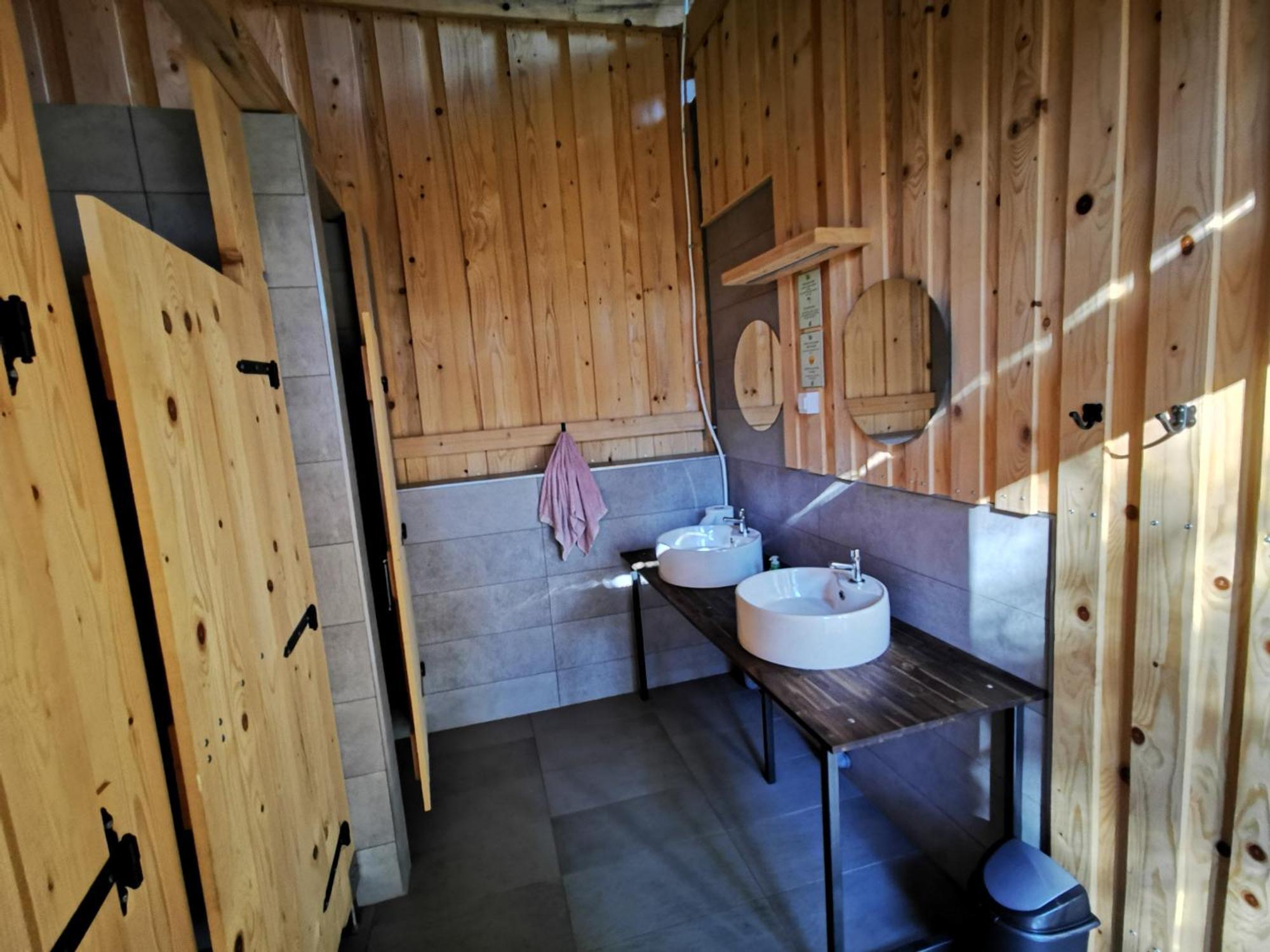Hotel Kamp Beli gaber Stari Trg pri Lozu Exterior foto