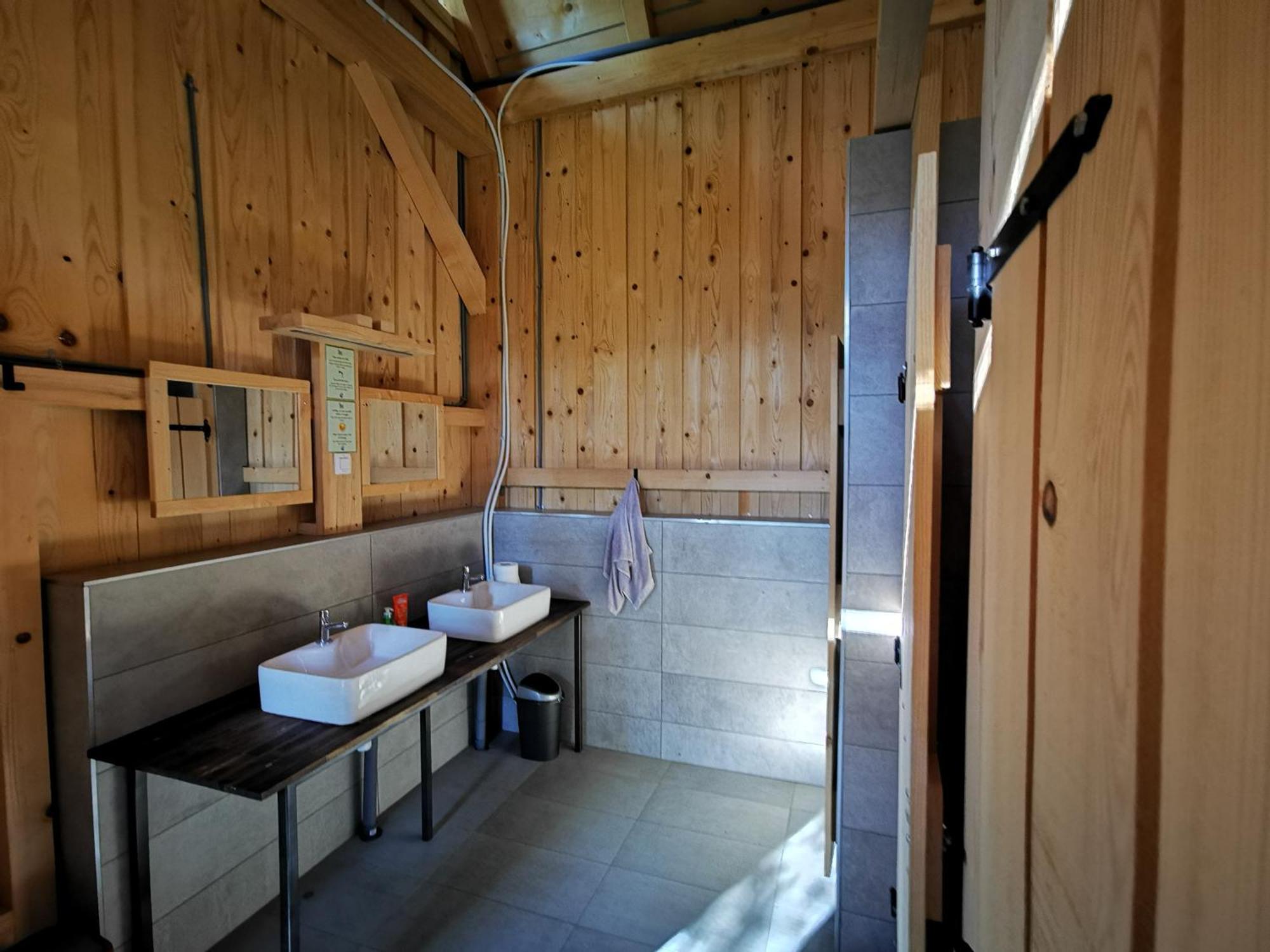 Hotel Kamp Beli gaber Stari Trg pri Lozu Exterior foto